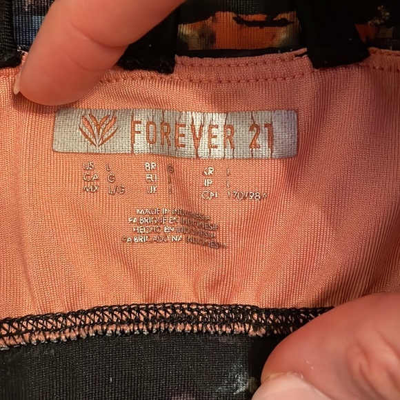 Black Speckled Padded Sports Bra with Strappy Back — Forever 21 - Picture 5 of 5